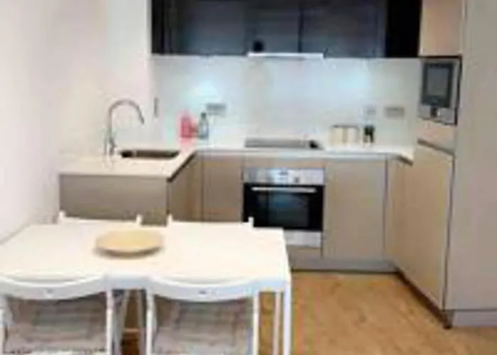 Tee Sweetlux Apartment In Canning Town