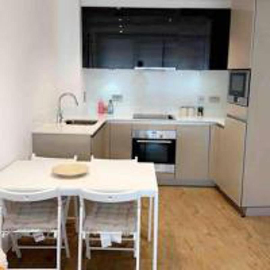 Tee Sweetlux In Canning Town *